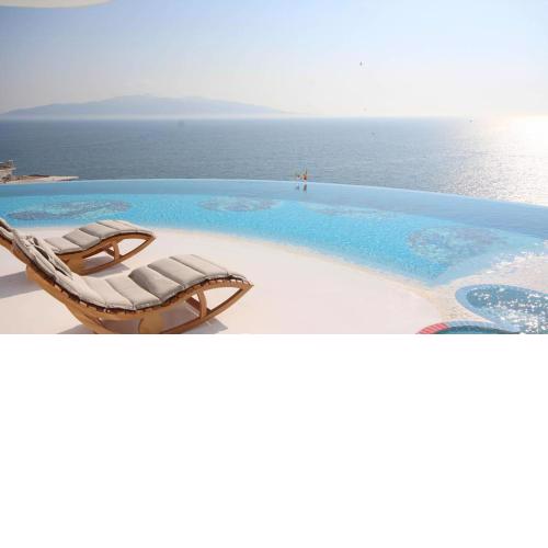 Luxury Diva Saranda Bougainville