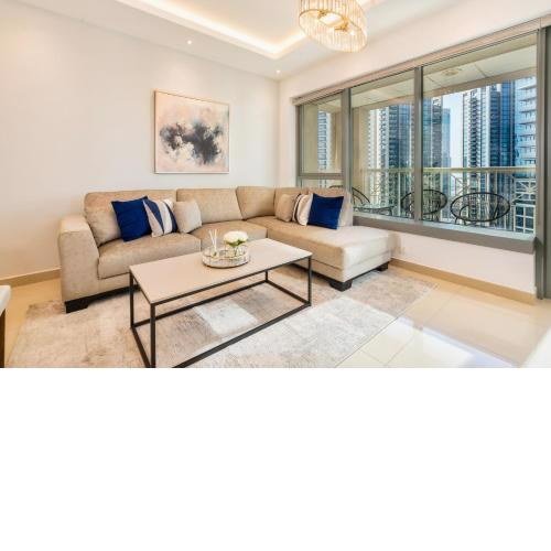 Luxury Downtown Fountain & Burj view Apartment