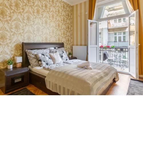 Luxury Downtown Home by Anna *****