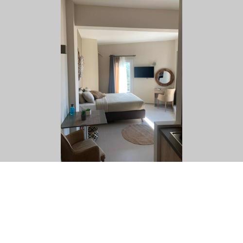 LUXURY DOWNTOWN SUITE 1
