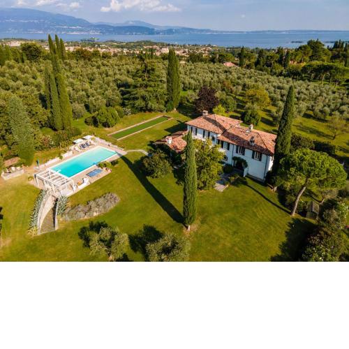 Luxury Estate on the Hills of Lake Garda