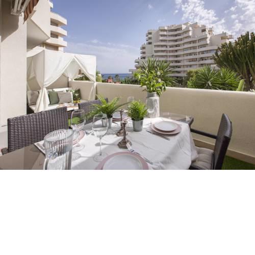 LUXURY FRONTAL SEA 1 BEDROOM APARTMENT STYLISH