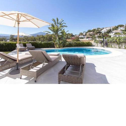 LUXURY HEATED POOL VILLA JACUZZI CINEMA BBQ SUNSET
