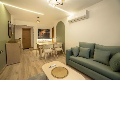 Luxury Heliopolis Apt With Garden View, Near Airport