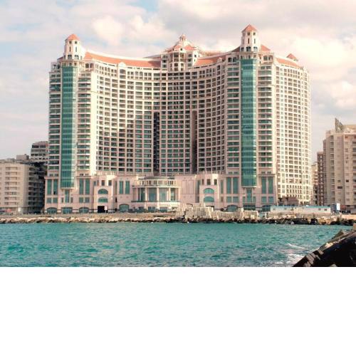 LUXURY HOTEL APARTMENT at GRAND PLAZA SAN STEFANO, PRIME LOCATION with access to MEGA MALL and FOUR SEASONS'S RESTAURANTS