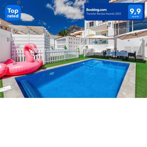 Luxury House with private heated pool, BBQ and private parking