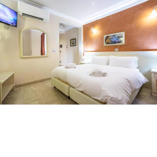 Luxury Inn Opera