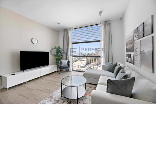 Luxury Living in Al Jadaf - Exquisite 2BR Apartment