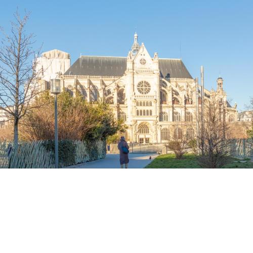 Luxury Living in Louvre