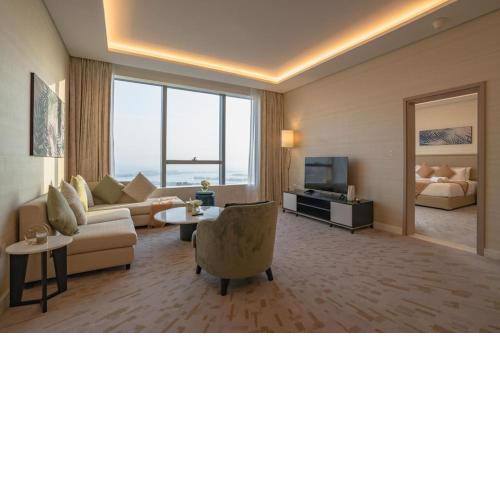 Luxury Living & Panoramic views from St Regis