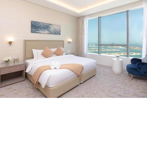 Luxury Living & views at St Regis - High Floor