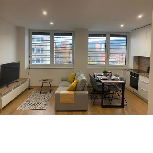 LUXURY LIVING