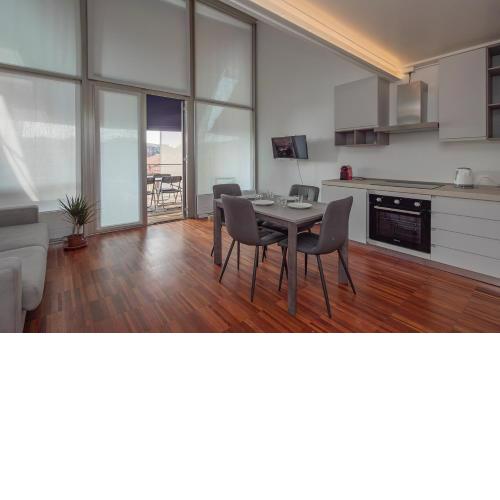 Luxury Loft - Terrazzo e Posto Auto - Adriano 51B