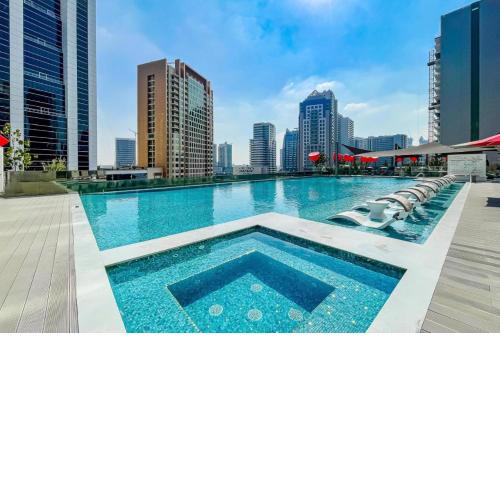 Luxury & modern 2BR apartment near Burj Khalifa