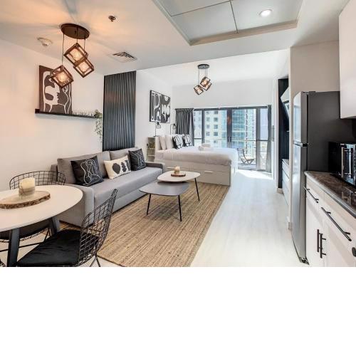 Luxury Modern Studio in JLT with Amazing View & Rooftop Pool - sleeps 3