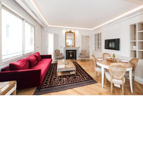 Luxury Montaigne apartment