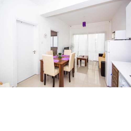 Luxury One-Bedroom Apartment with Private Garden Lukomorye B3