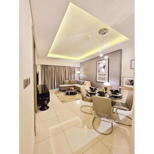 Luxury Paramount Apartment A103