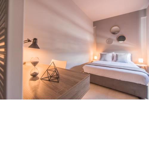 Luxury Patra City Studio