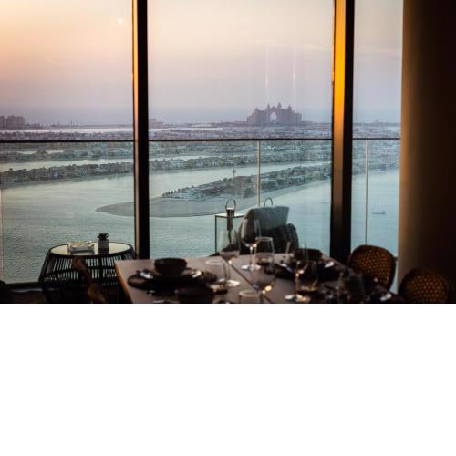 Luxury Penthouse I 220 deg View of the Palm I Dubai Harbour I Private Beach
