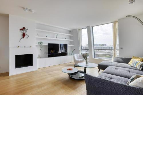 Luxury Penthouse with A/C Terrace & View-Le Marais
