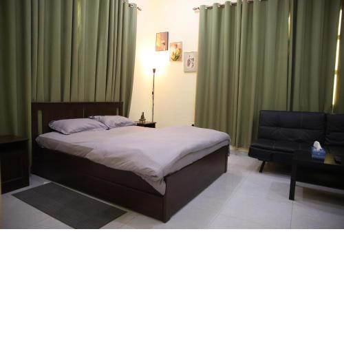 Luxury private Studio apartment close to Airport