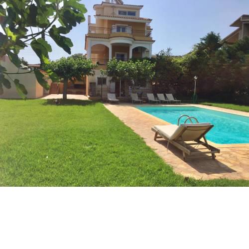 Luxury Relaxing Villa with Swimming Pool and Garden