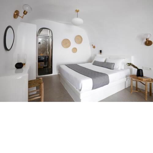 Luxury Santorini Villa Standard Cave Villa Outdoor Hot Tub Oia