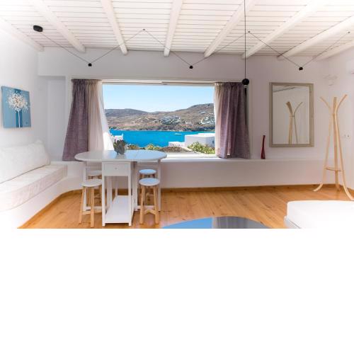 Luxury Sea View Apartment with shared pool