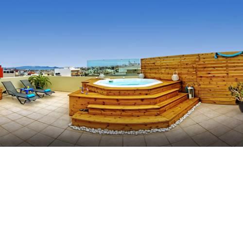 Luxury Sea-View Penthouse with Outdoor Jacuzzi