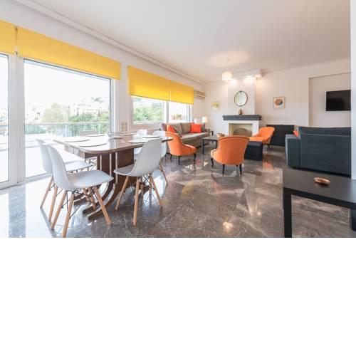 Luxury & Spacious Penthouse w/balcony in Kolonaki