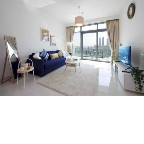 Luxury StayCation - Beachfront Apartment With Fantastic Palm Views