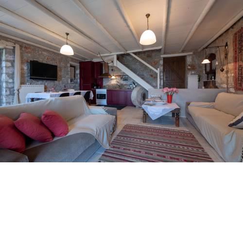 Luxury Stonehouse Verga