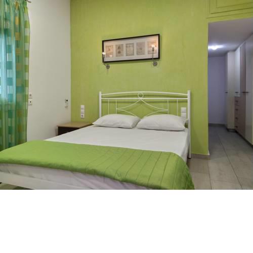 Luxury Studio 1.3 km from BEACH @ 1km from METRO