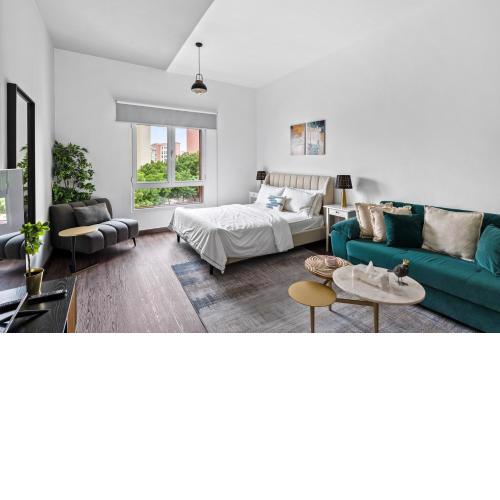 Luxury studio in Discovery Gardens near metro