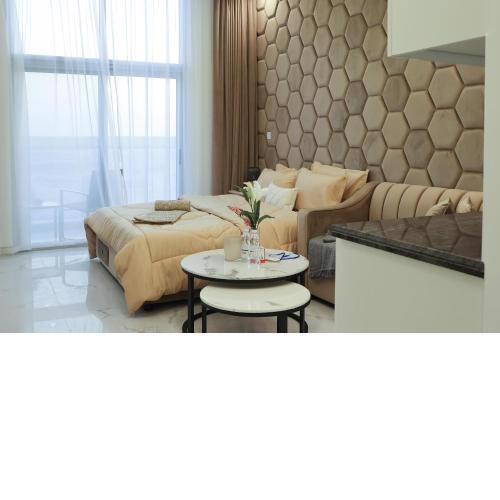 Luxury studios with balcony at Star by Azizi