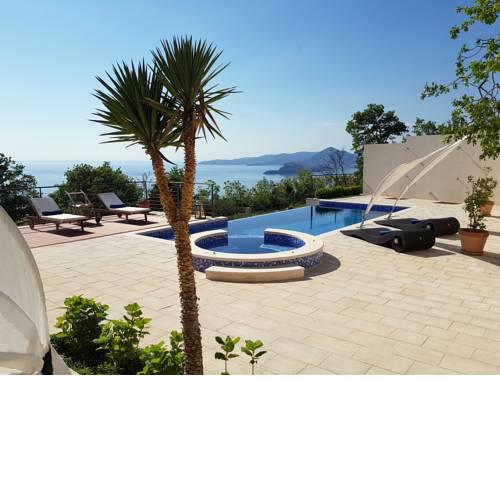 Luxury Villa Crystal Blue