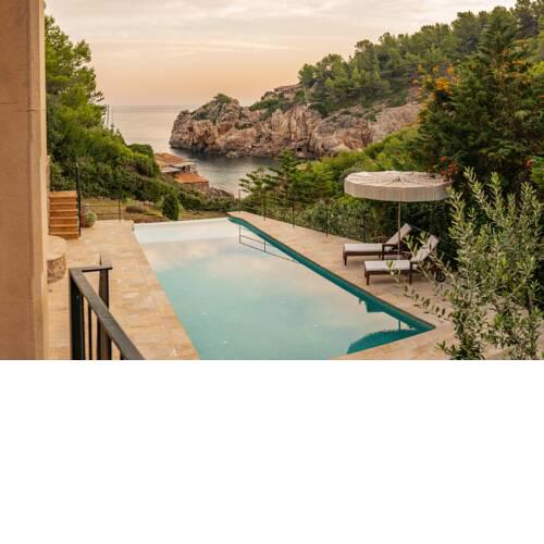 Luxury Villa First Line direct access to the beach Cala Deia