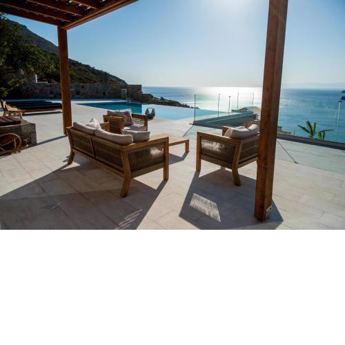 Luxury Villa Gina - Next to the beach, amazing Sea View in Crete