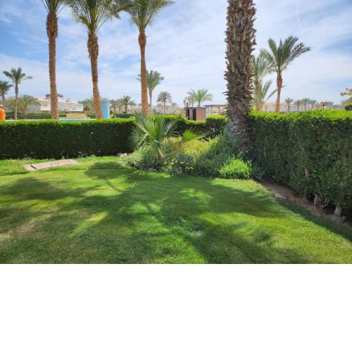 Luxury villa In Jaz Little Venice Elsokhna Golf Resort With Private Garden & Pool View - Families Only