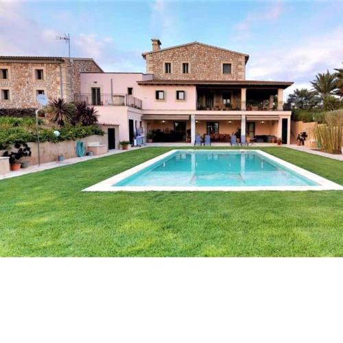 Luxury Villa in Manacor with Private Swimming Pool
