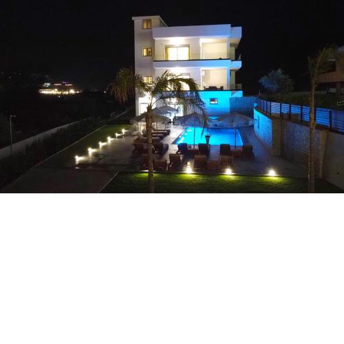 Luxury Villa JO-AN