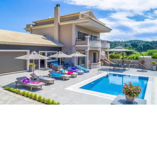 Luxury Villa Matzourana