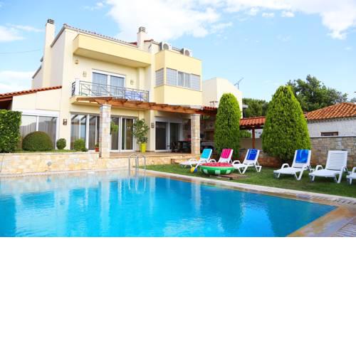 Luxury Villa near airport,near beaches,with swimming pool