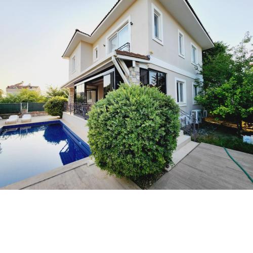 LUXURY VILLA OZ