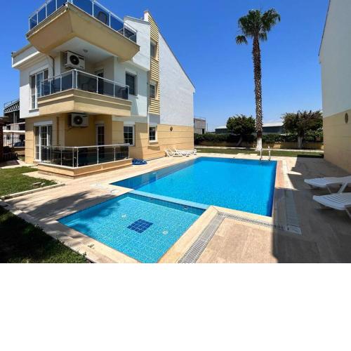 Luxury Villa (Pool&Beach) A1
