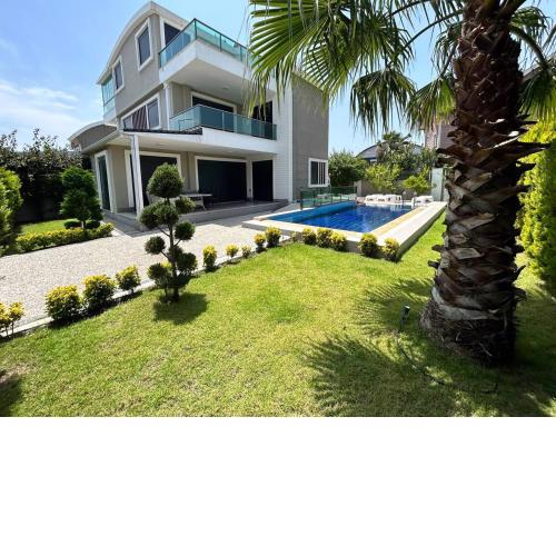 Luxury Villa Private Pool (Near Beach and Land of Legends)