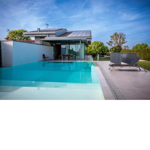 LUXURY VILLA RUBIN with Jacuzzi POOL GYM & SPA near Venice and Padua