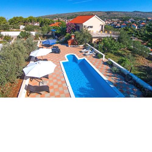 Luxury villa with a swimming pool Milna (Brac) - 5650