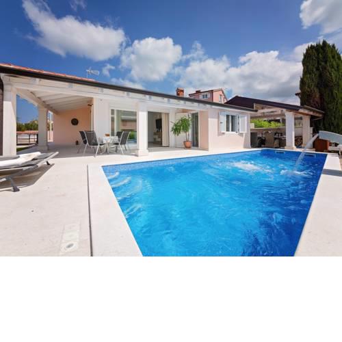 Luxury Villa with Private Pool in Porec